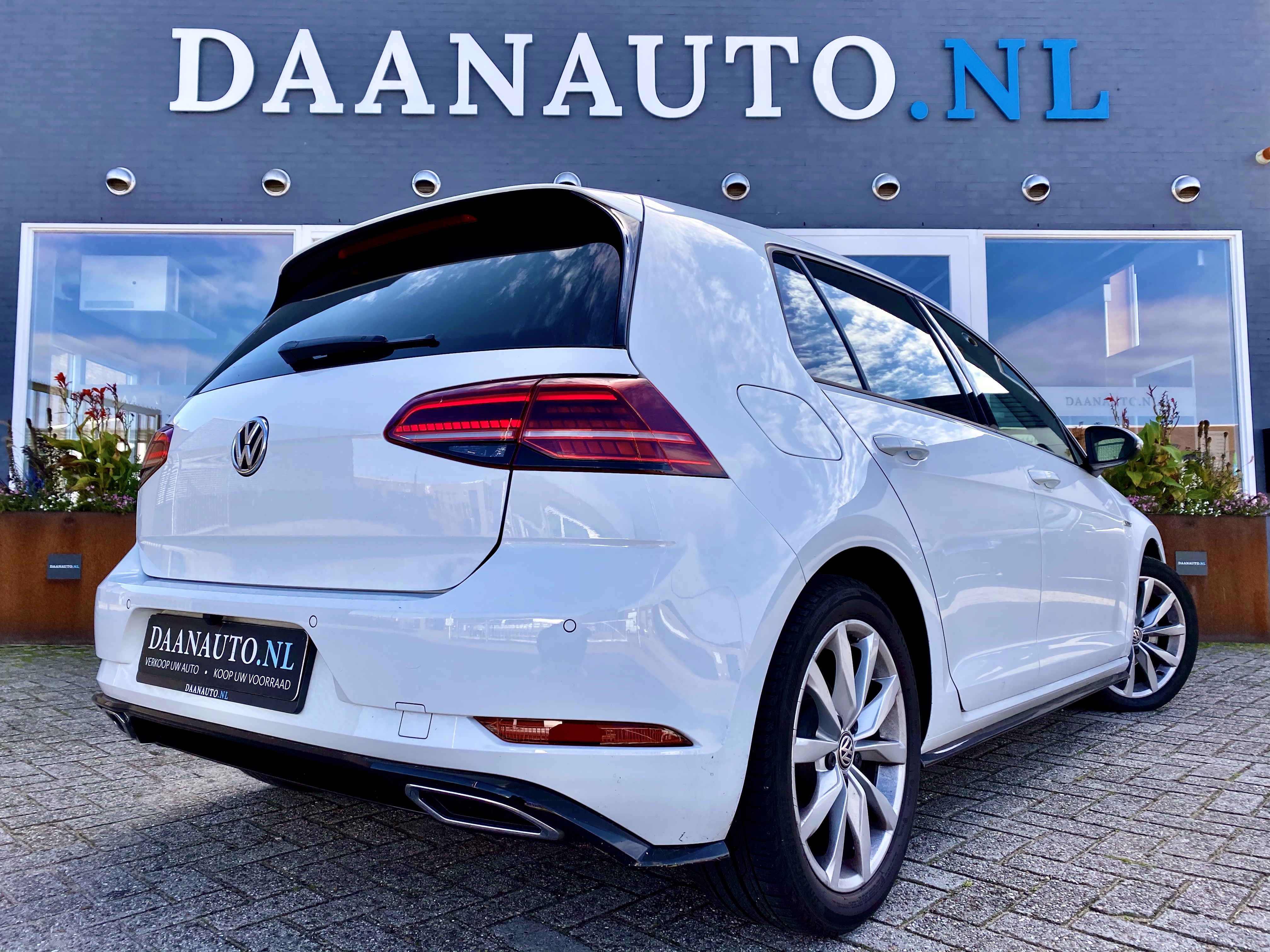 Volkswagen Golf 1.4 R-Line Highline | Digitale | | Adapt. CC | Camera | klasse 3 - Daanauto