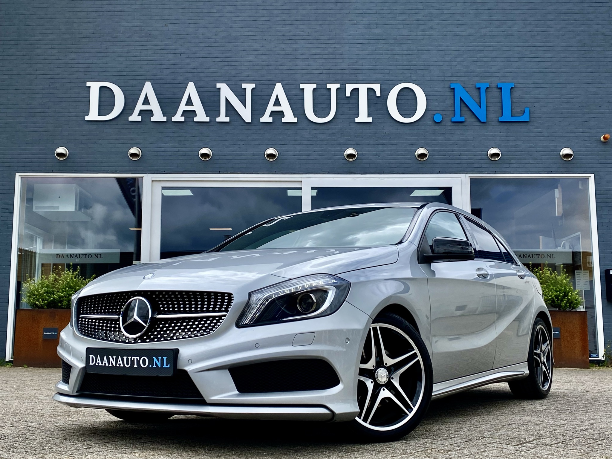 Verrijken zout Verst Mercedes-Benz A180 AMG | Panoramadak, Navigatie, Metallic & 18"