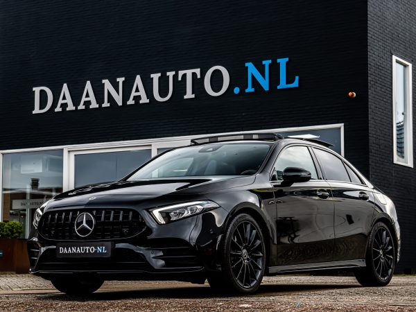 Mercedes-Benz A250 AMG Line zwart occasion te koop kopen a klasse sedan limousine Amsterdam heemskerk beverwijk