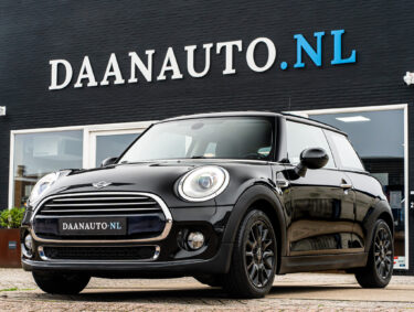 Mini Cooper 1.5 First Born Edition zwart te koop kopen amsterdam heemskerk beverwijk