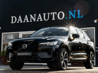 Volvo XC60 2.0 T8 Plug-in Hybrid AWD R-Design zwart kopen heemskerk beverwijk Haarlem amsterdam